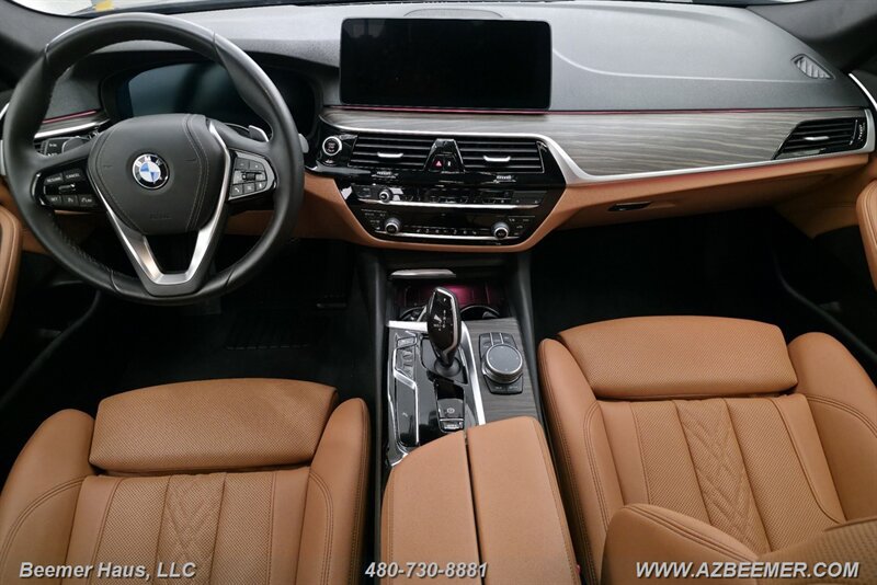 Used 2023 BMW 530i w/ Convenience Package RWD image 24