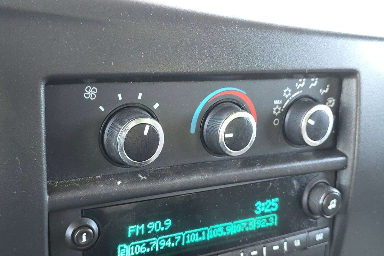 Used 2017 GMC Savana 2500 RWD image 19