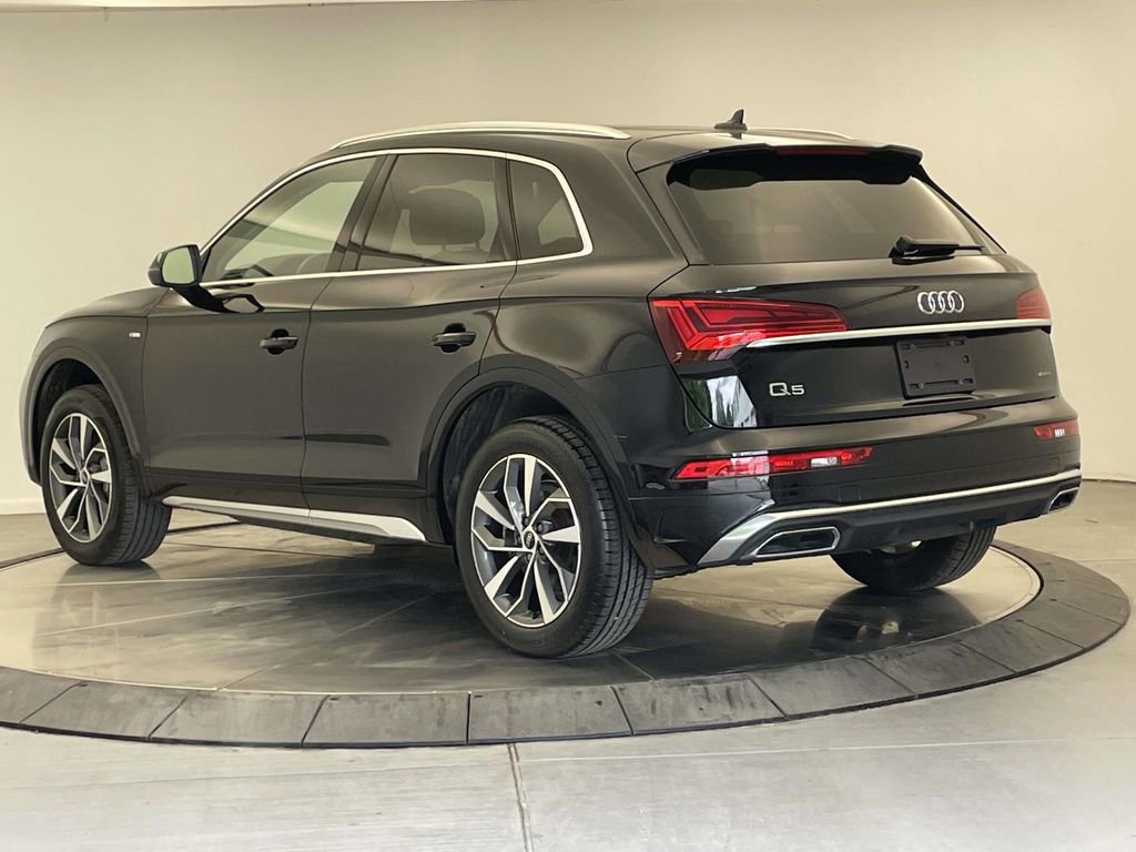 Certified 2023 Audi Q5 2.0T Premium w/ Convenience Package AWD/4WD image 3
