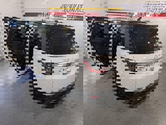Used 2020 Land Rover Range Rover Sport HSE image 13