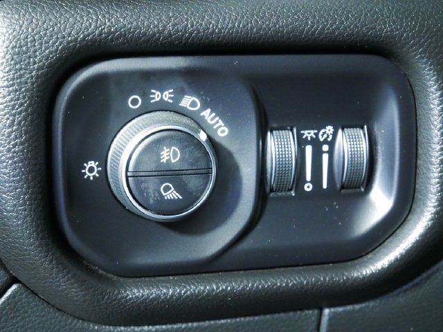 Used 2023 RAM 1500 Laramie AWD/4WD image 26