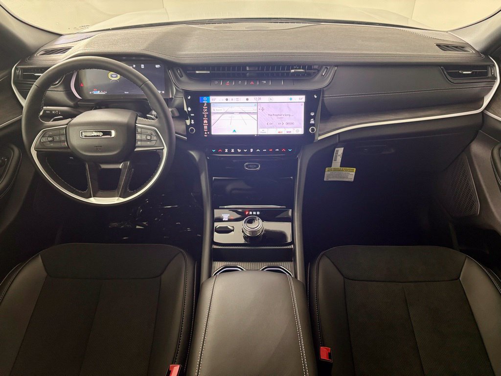 New 2026 Jeep Grand Cherokee Altitude AWD/4WD image 33
