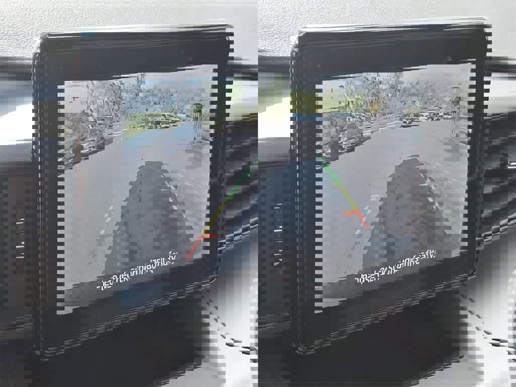 Used 2022 Ford Explorer XLT image 21