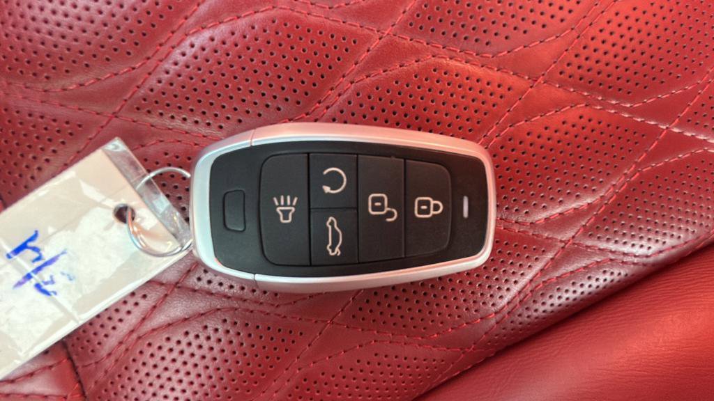 Used 2025 Genesis GV70 3.5T Sport w/ Sport Advanced Package AWD/4WD image 21