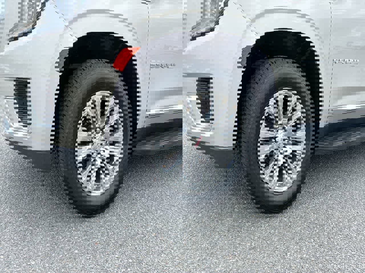 Used 2024 GMC Yukon XL Denali image 33