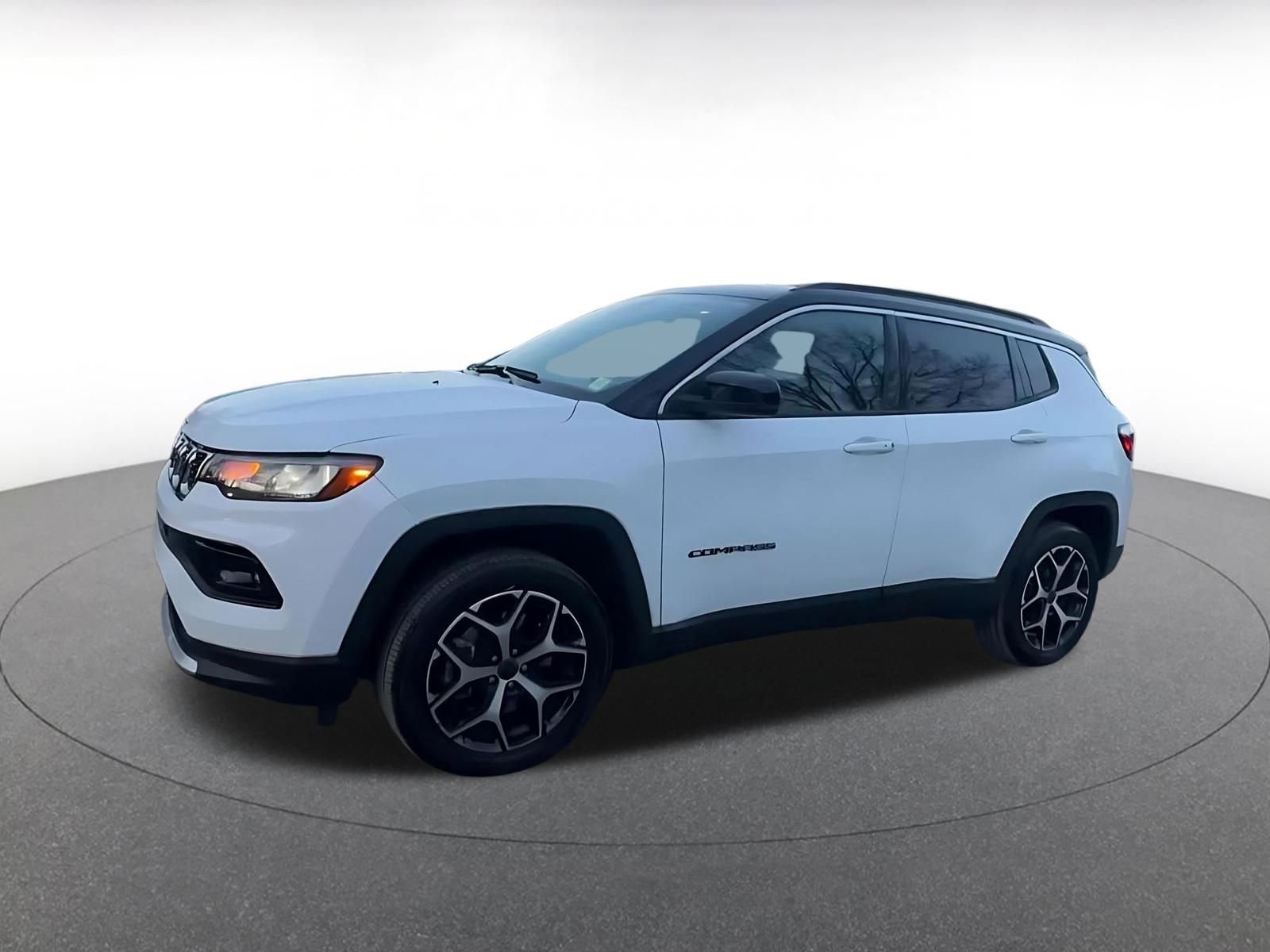 Used 2025 Jeep Compass Limited image 8