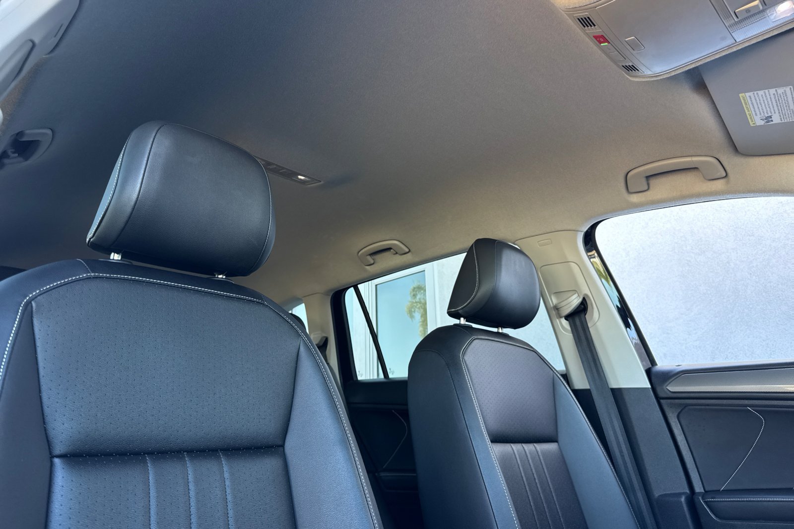 Used 2023 Volkswagen Tiguan SE FWD image 18