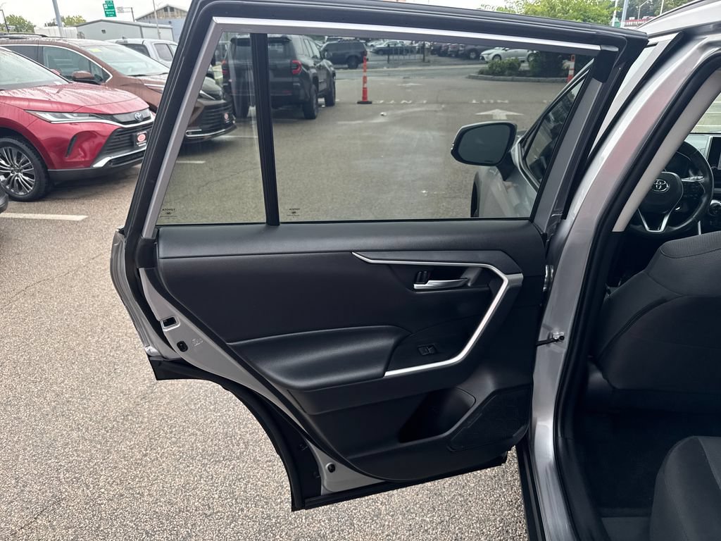 Used 2025 Toyota RAV4 XLE w/ Weather Package AWD/4WD image 39