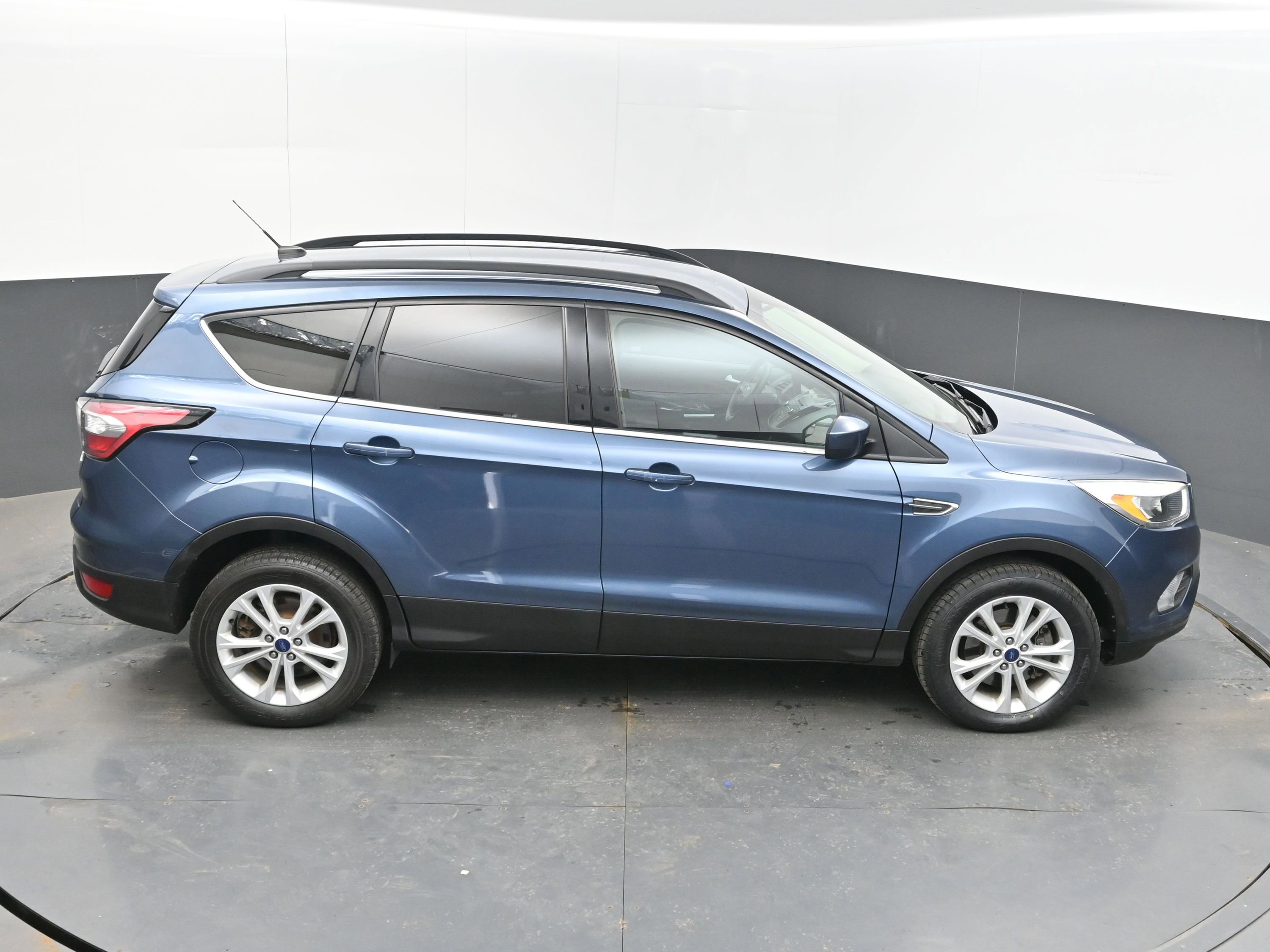 Used 2018 Ford Escape SE image 33