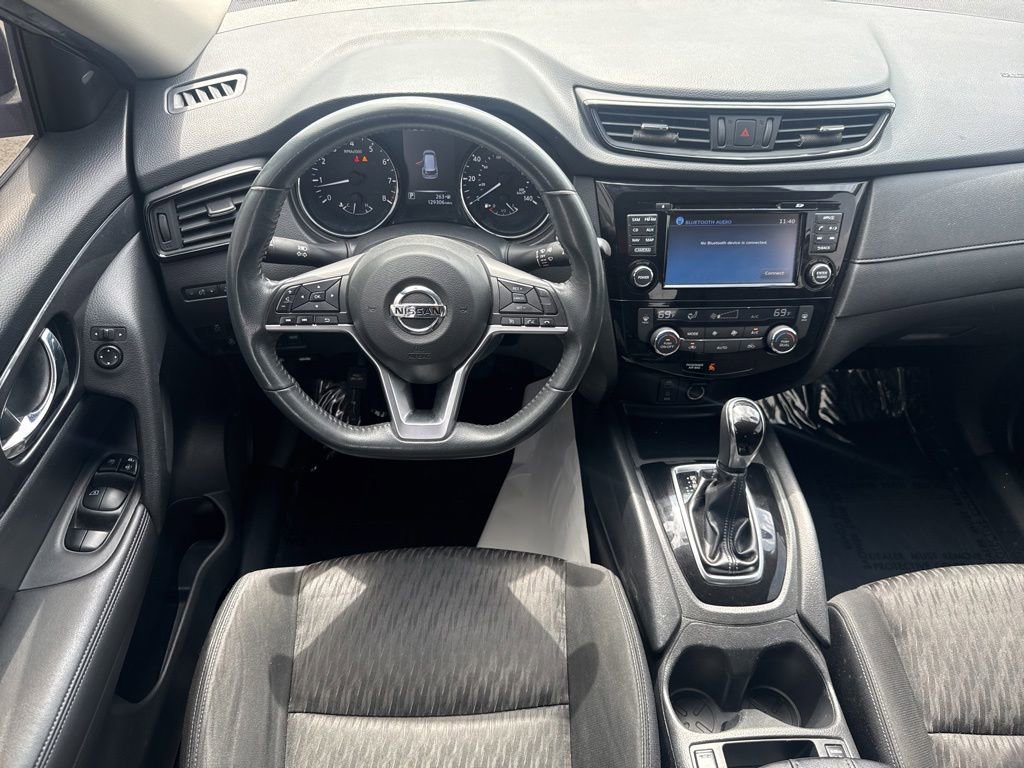 Used 2017 Nissan Rogue SV w/ SV Premium Package AWD/4WD image 23