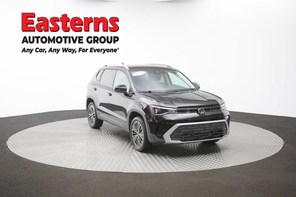 Used 2025 Volkswagen Taos SE FWD image 46