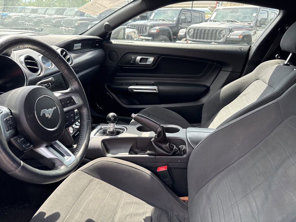 Used 2018 Ford Mustang GT Premium w/ GT Performance Package RWD image 20