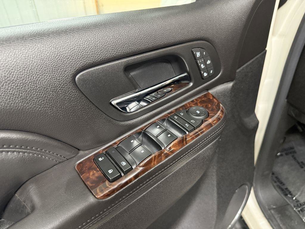 Used 2012 GMC Yukon XL Denali AWD/4WD image 25