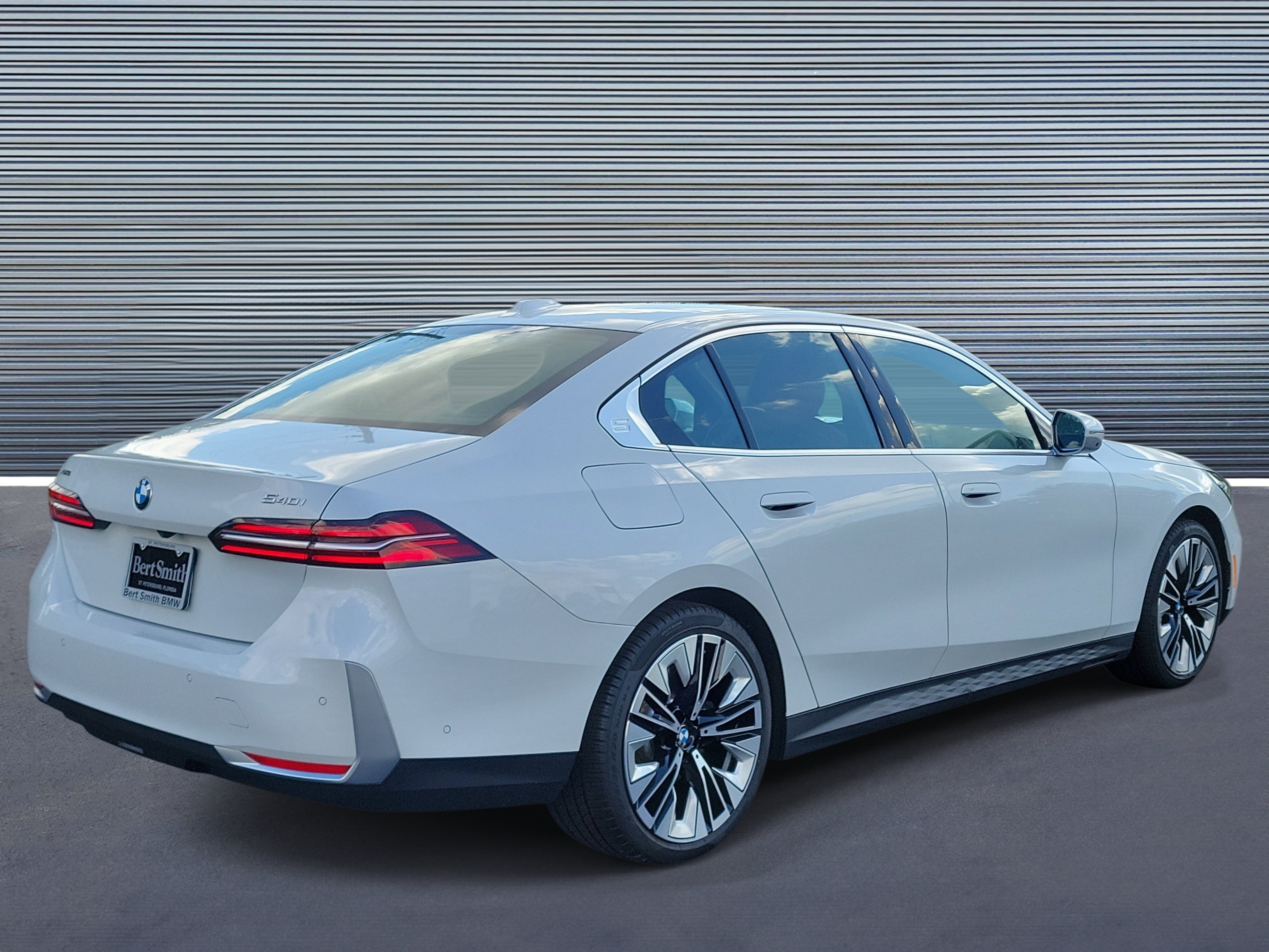 Used 2026 BMW 540i xDrive AWD/4WD image 3