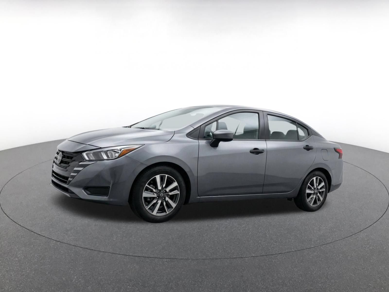 Used 2025 Nissan Versa SV FWD image 3