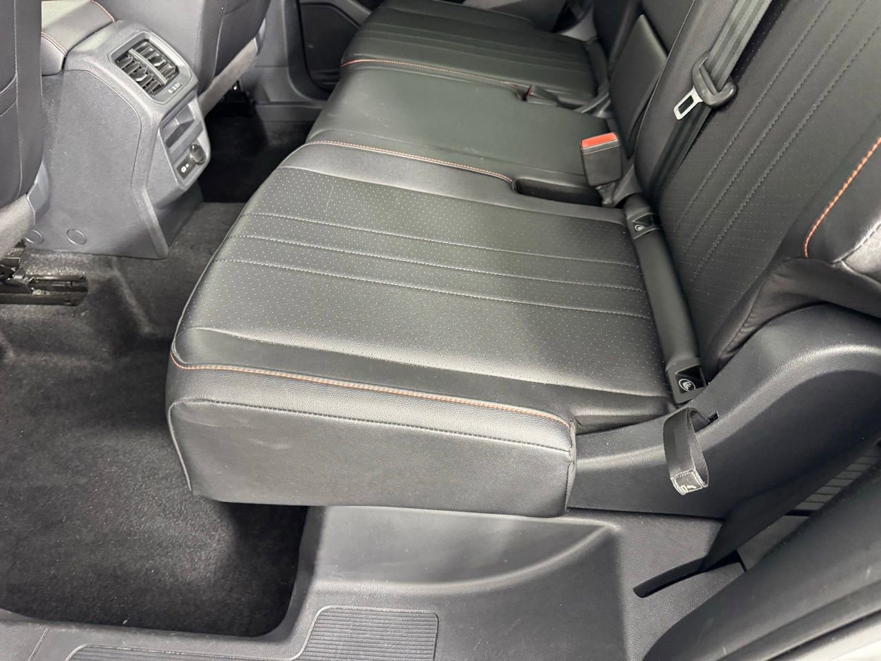 Used 2024 Volkswagen Tiguan Wolfsburg Edition image 24