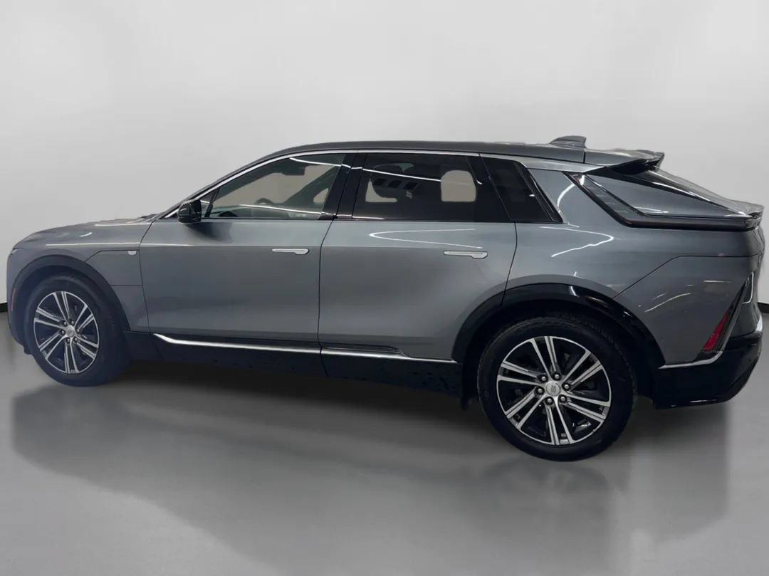 Used 2023 Cadillac Lyriq AWD image 5