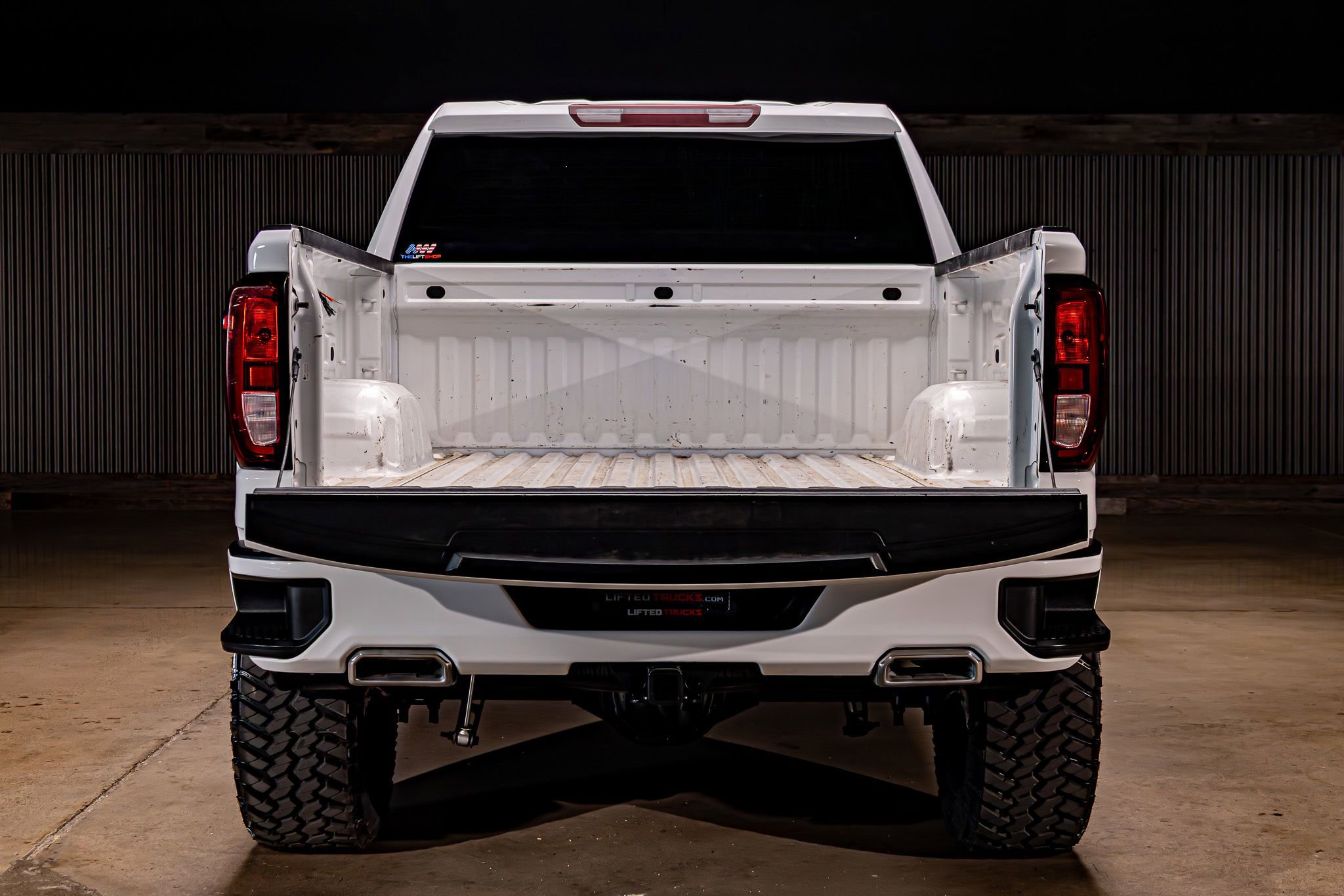 Used 2023 GMC Sierra 1500 Elevation w/ X31 Off-Road Package AWD/4WD image 9