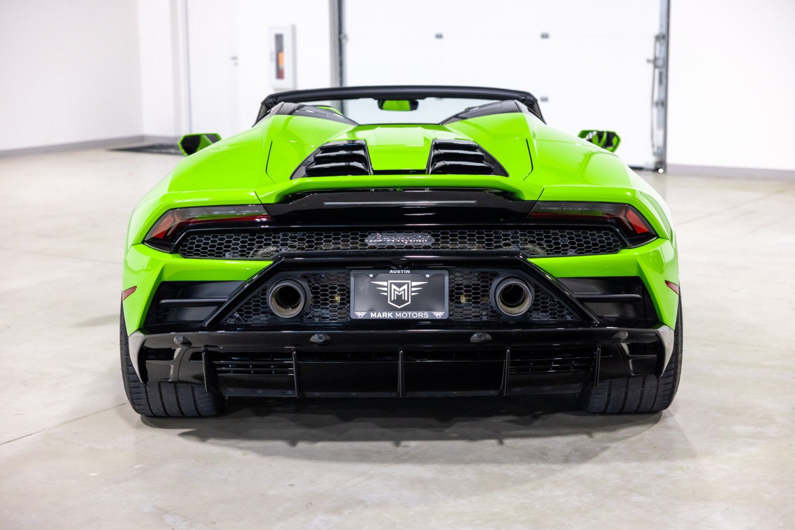 Used 2023 Lamborghini Huracan EVO AWD/4WD image 8