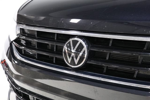 Used 2023 Volkswagen Tiguan SE R-Line FWD image 12
