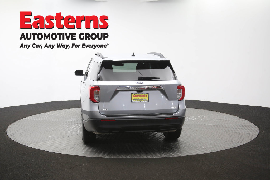 Used 2023 Ford Explorer XLT AWD/4WD image 40