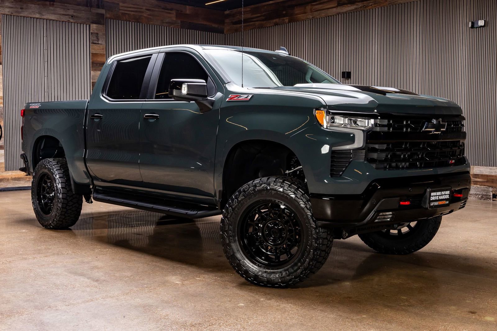 Used 2025 Chevrolet Silverado 1500 LT Trail Boss w/ Convenience Package II image 1