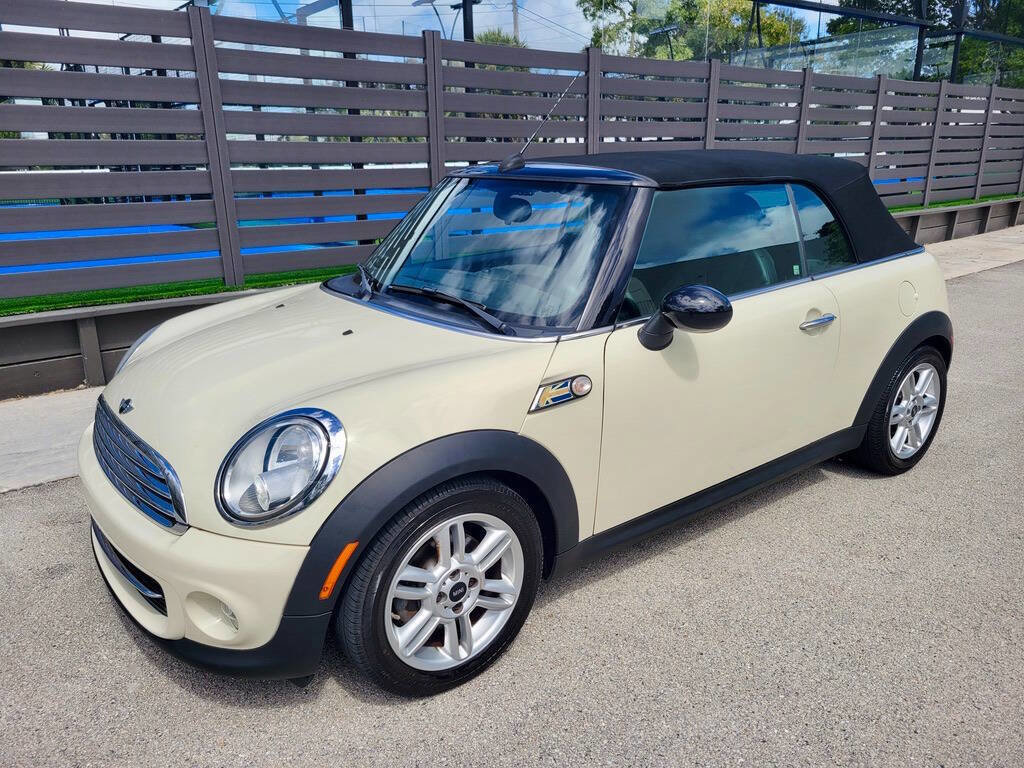 Used 2013 MINI Cooper Convertible image 3