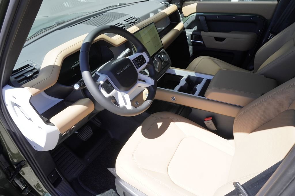 New 2026 Land Rover Defender 130 X-Dynamic SE image 18