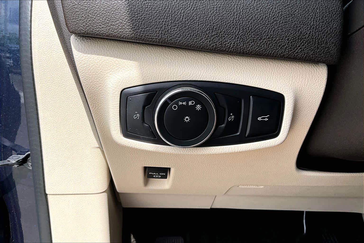 Used 2015 Lincoln MKC FWD w/ Equipment Group 102A Reserve image 33