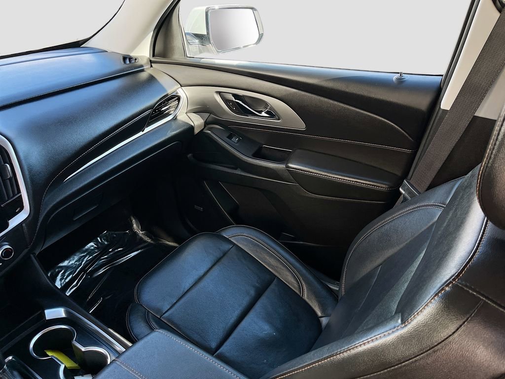 Used 2019 Chevrolet Traverse RS image 25