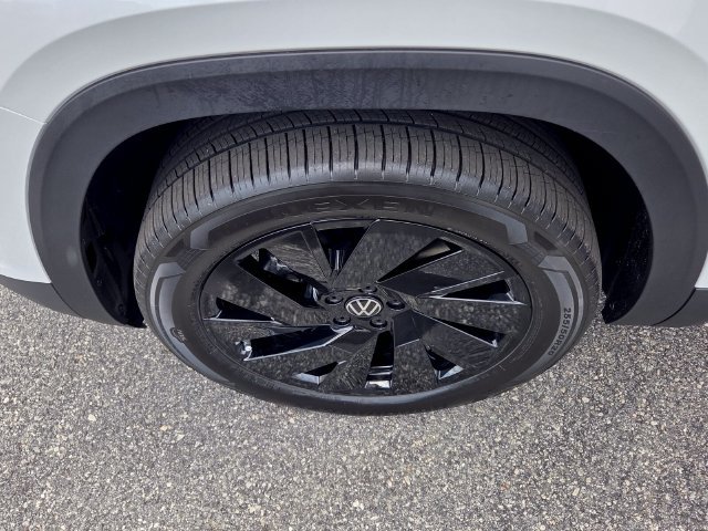 New 2026 Volkswagen Atlas SE FWD image 19