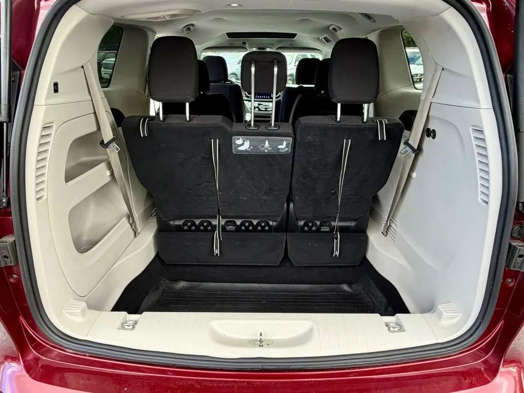 Used 2017 Chrysler Pacifica Touring FWD image 15