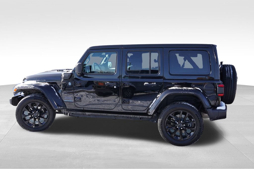 Certified 2025 Jeep Wrangler Unlimited Sahara w/ Safety Group image 9