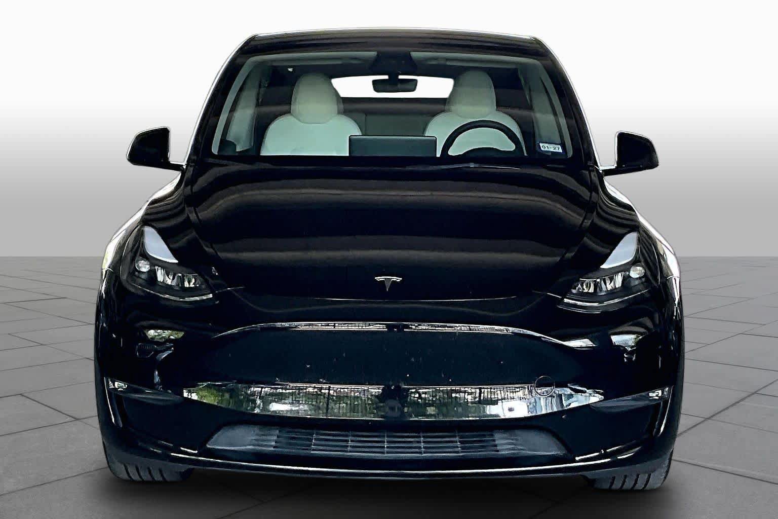 Used 2023 Tesla Model Y AWD image 3