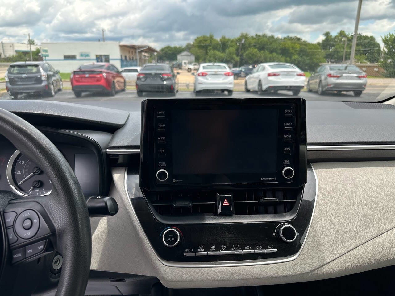 Used 2022 Toyota Corolla LE image 18