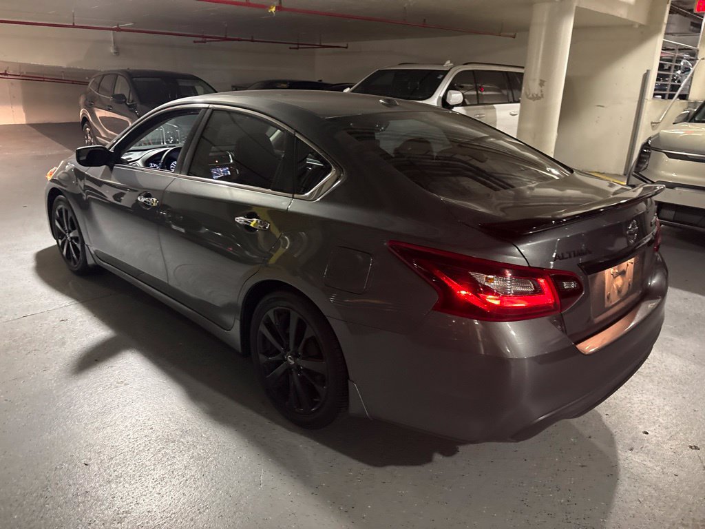 Used 2018 Nissan Altima 2.5 SR w/ SR Midnight Edition FWD image 5