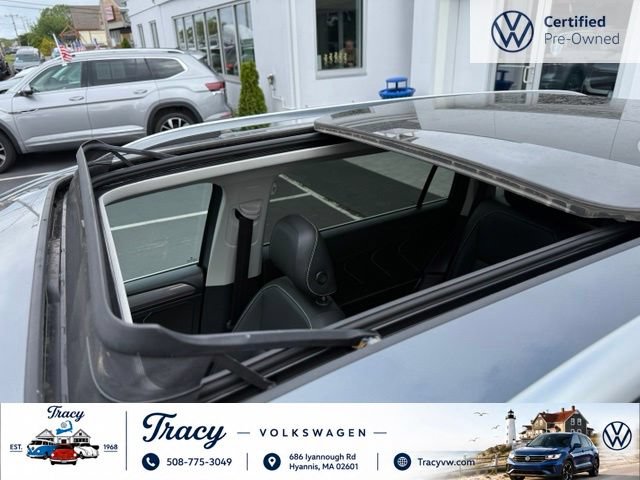 Certified 2023 Volkswagen Tiguan SE w/ Panoramic Sunroof Package AWD/4WD image 11