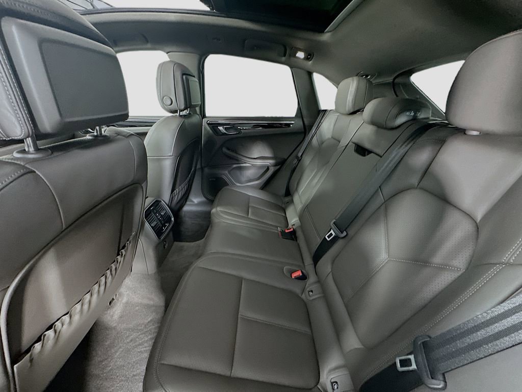 New 2026 Porsche Macan Turbo AWD/4WD image 24