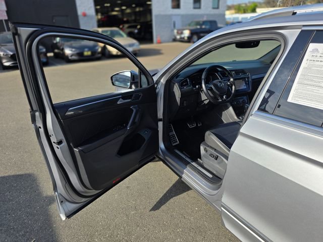 Used 2020 Volkswagen Tiguan SEL Premium R-Line AWD/4WD image 42