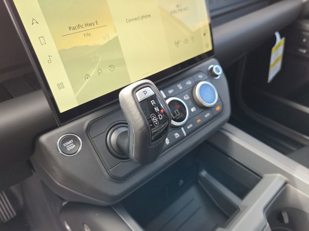 New 2026 Land Rover Defender 110 X-Dynamic SE AWD/4WD image 13
