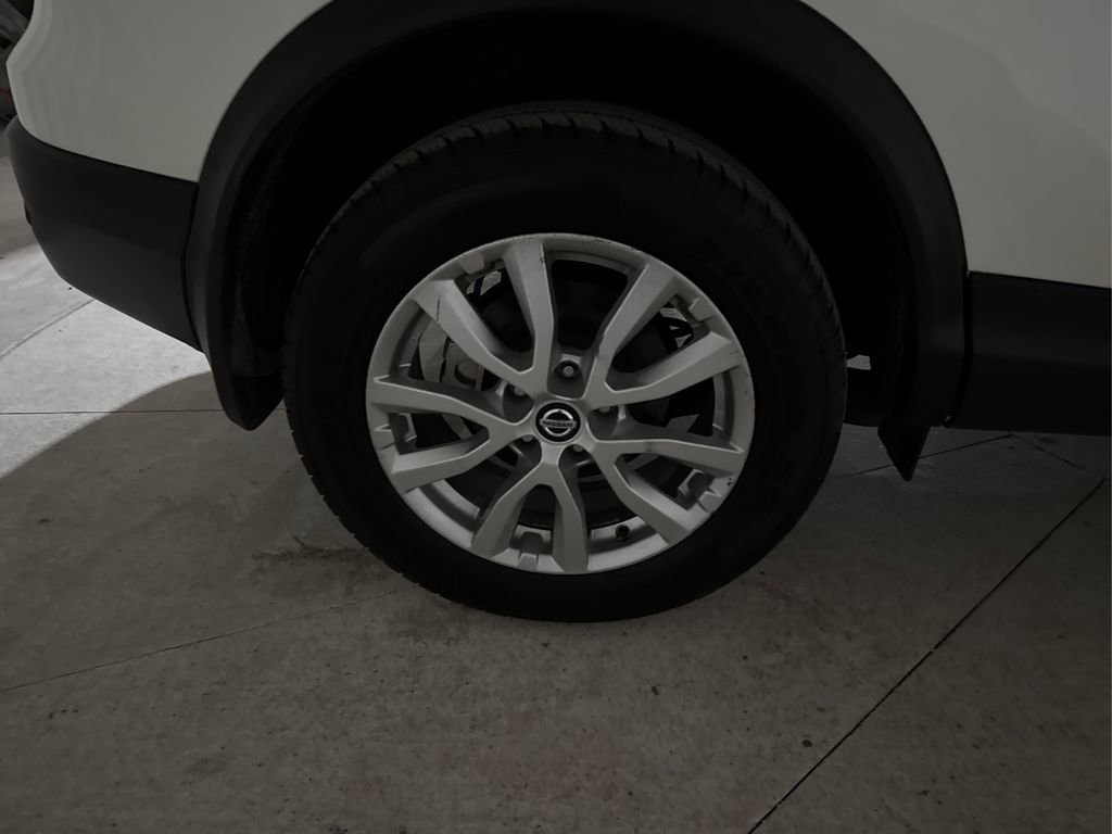 Used 2021 Nissan Rogue Sport SV FWD image 30
