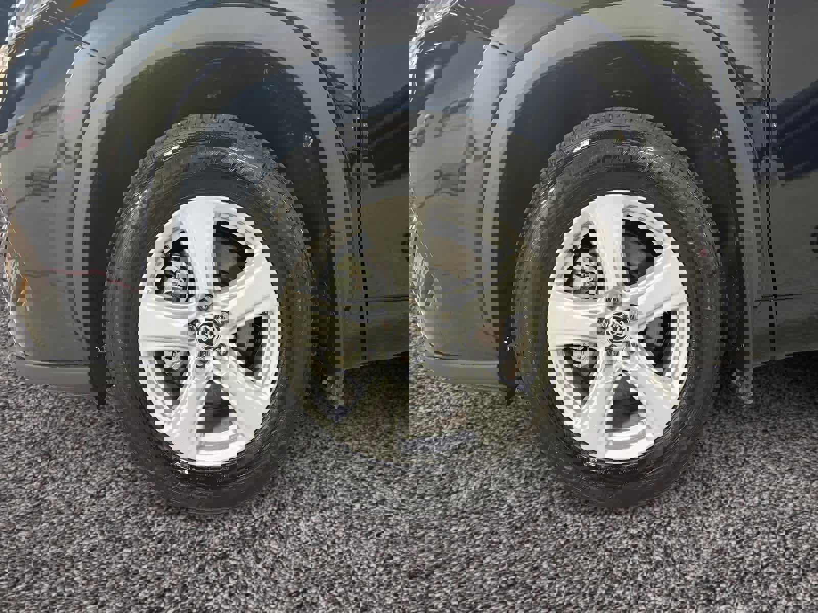 Used 2025 Toyota Highlander LE image 18