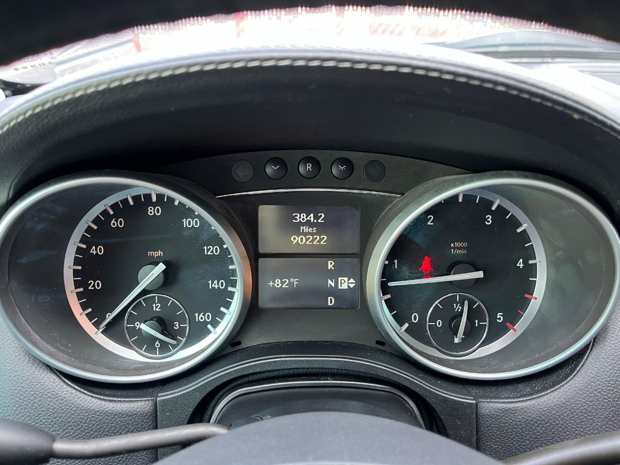 Used 2011 Mercedes-Benz GL 320 BlueTEC 4MATIC image 32