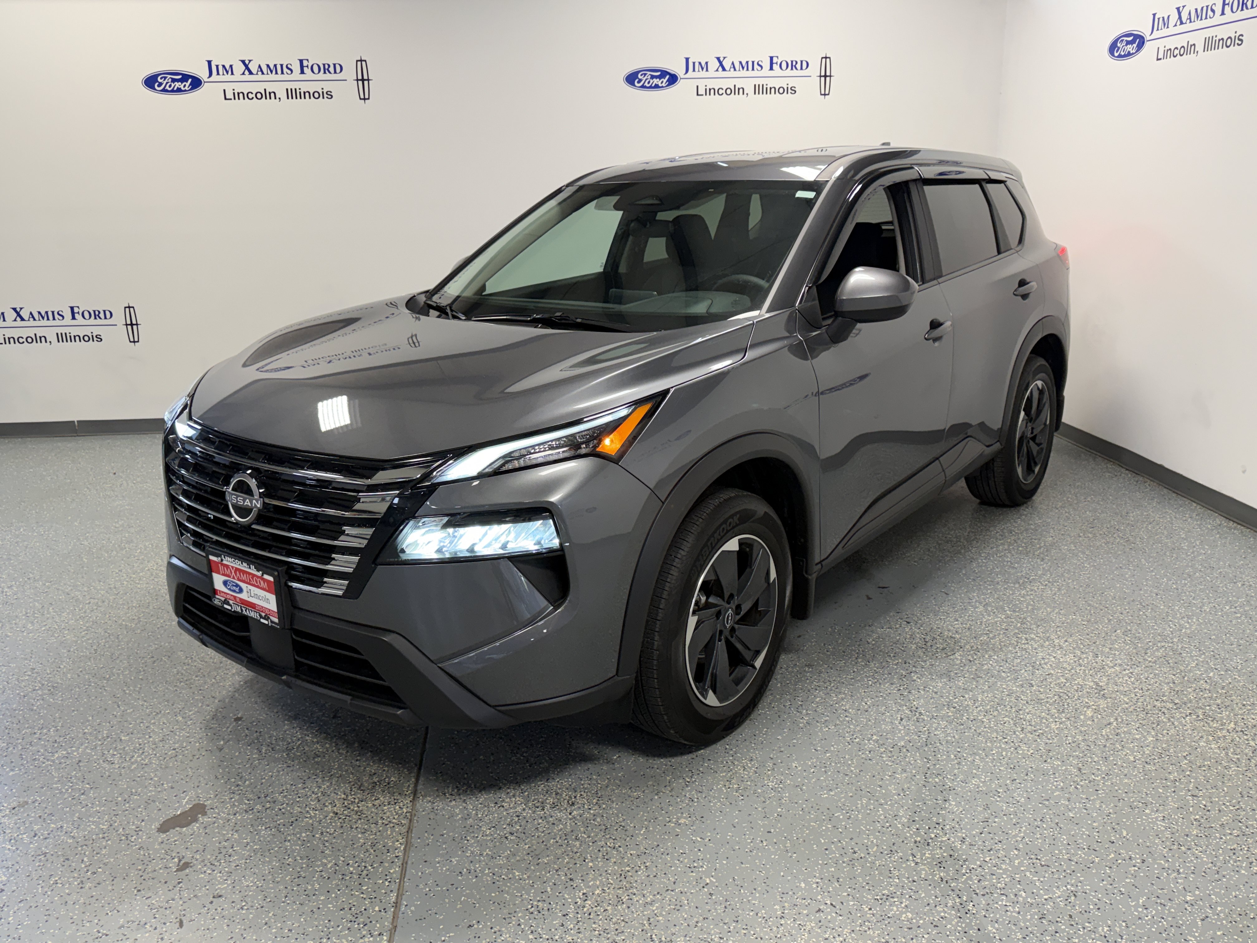 Used 2026 Nissan Rogue SV AWD/4WD image 3