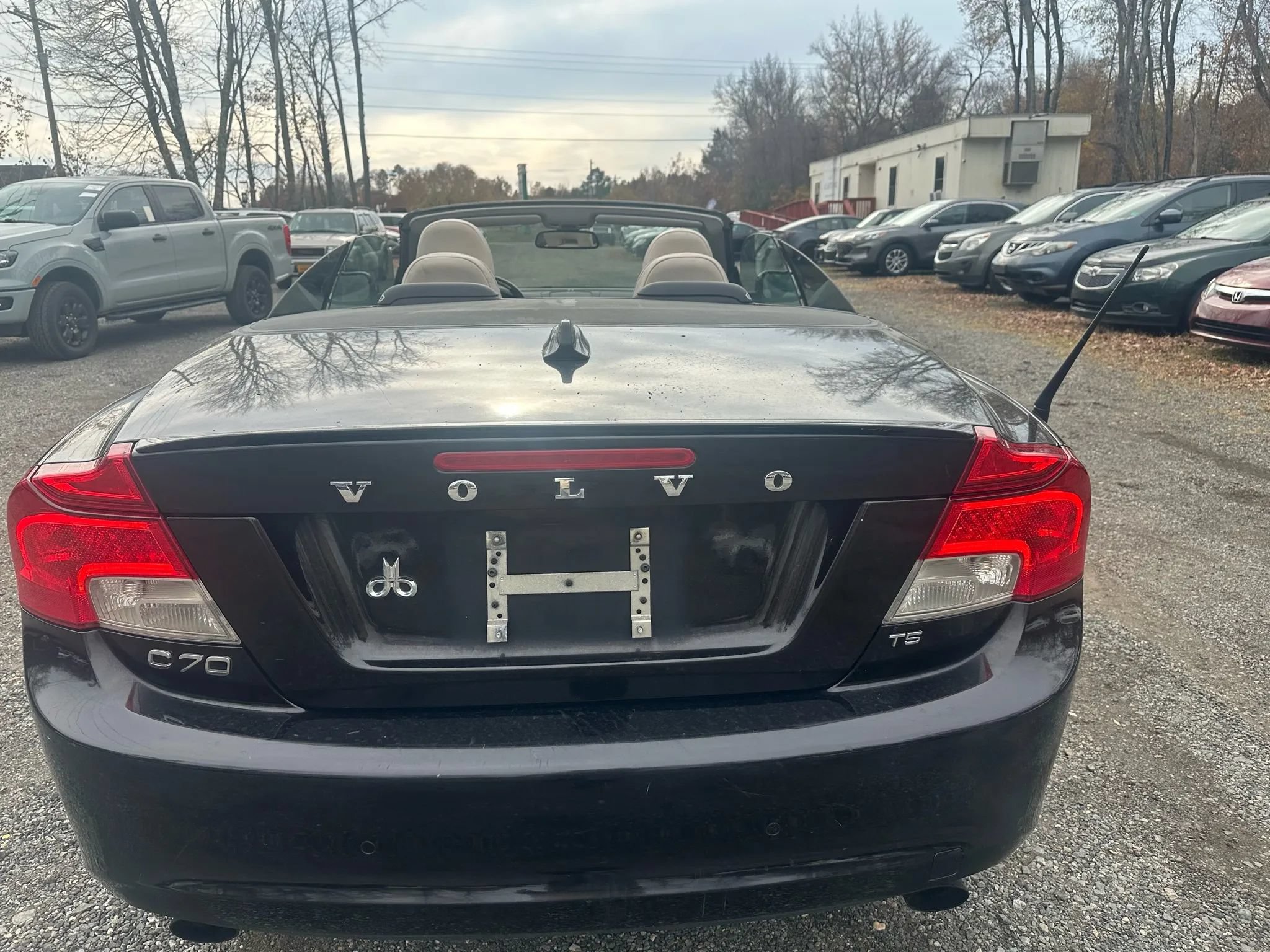 Used 2011 Volvo C70 T5 FWD image 4