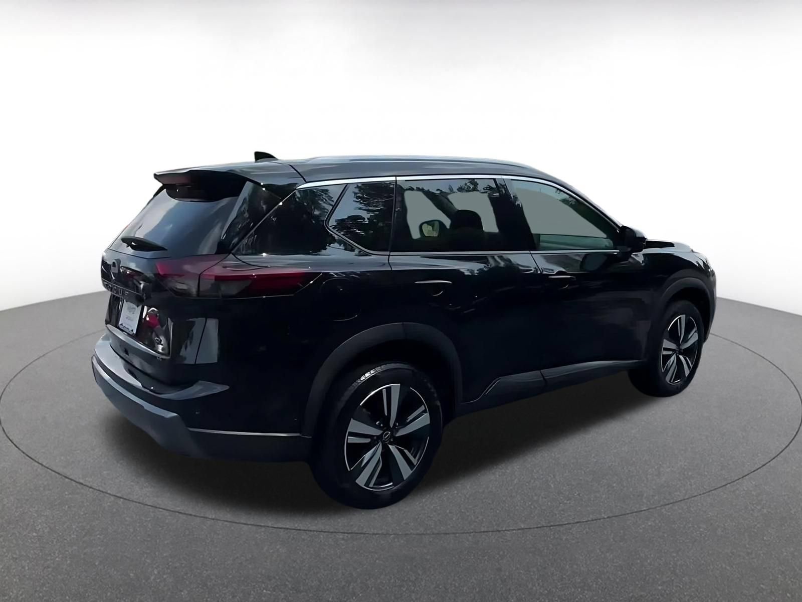 Used 2026 Nissan Rogue SL FWD image 13