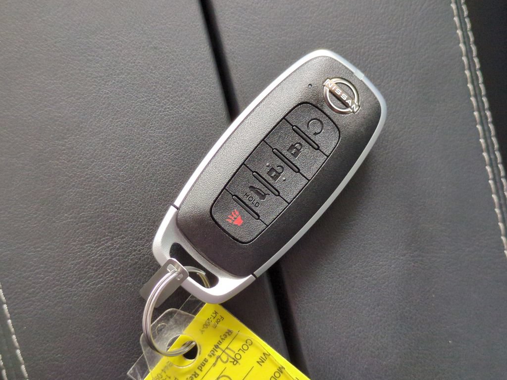 Certified 2024 Nissan Rogue SL FWD image 25