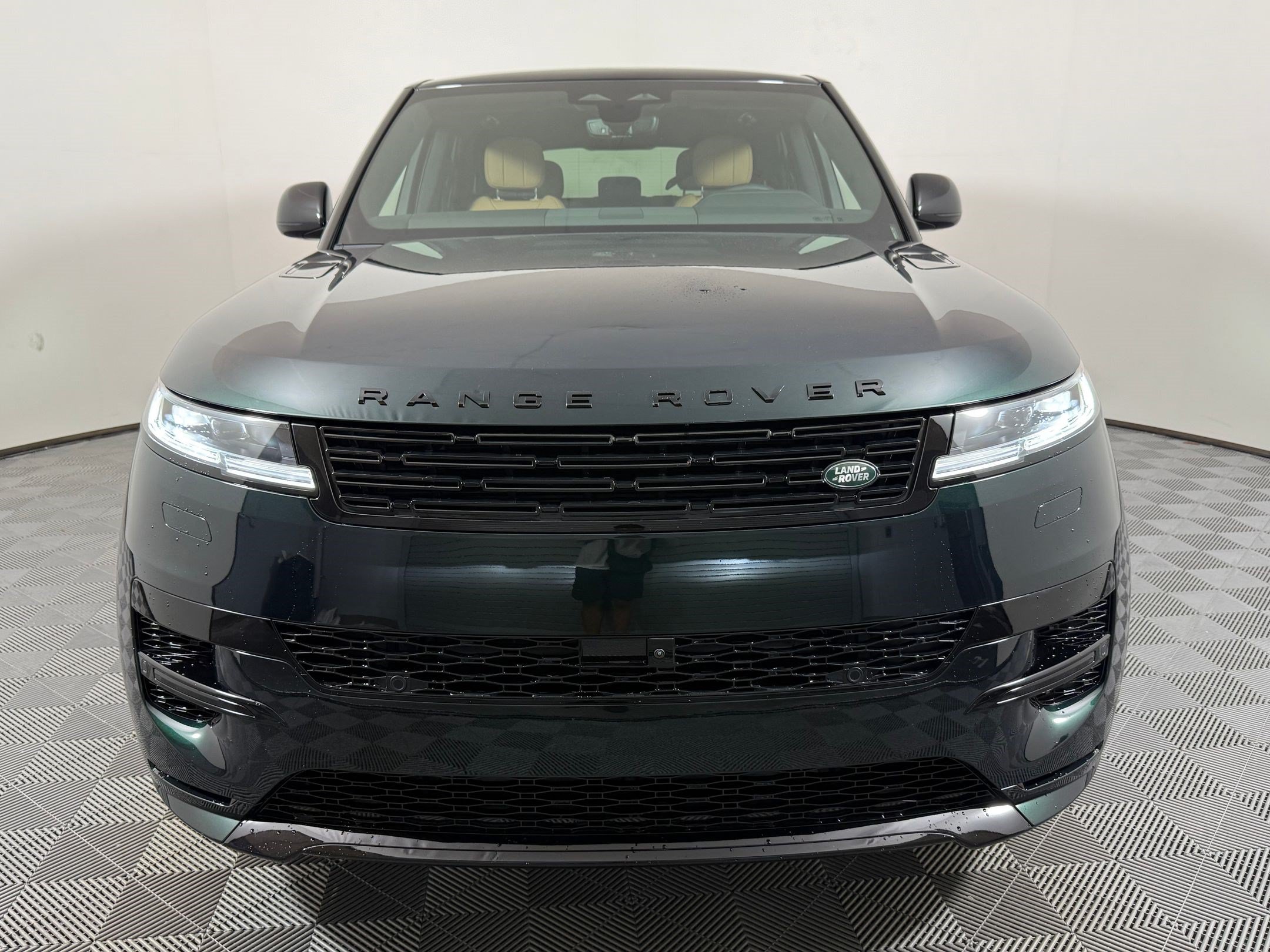 New 2026 Land Rover Range Rover Sport Dynamic SE AWD/4WD image 6