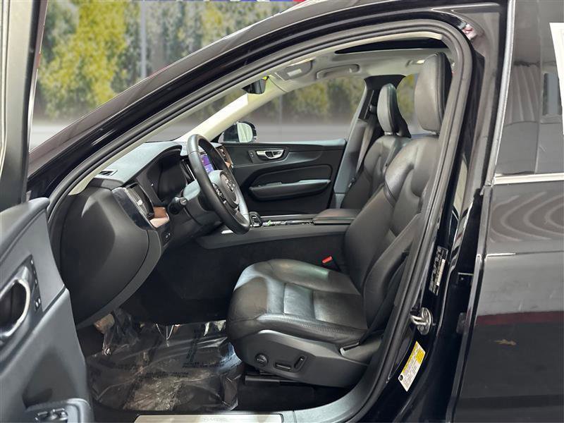 Used 2023 Volvo XC60 T8 Plus AWD/4WD image 9