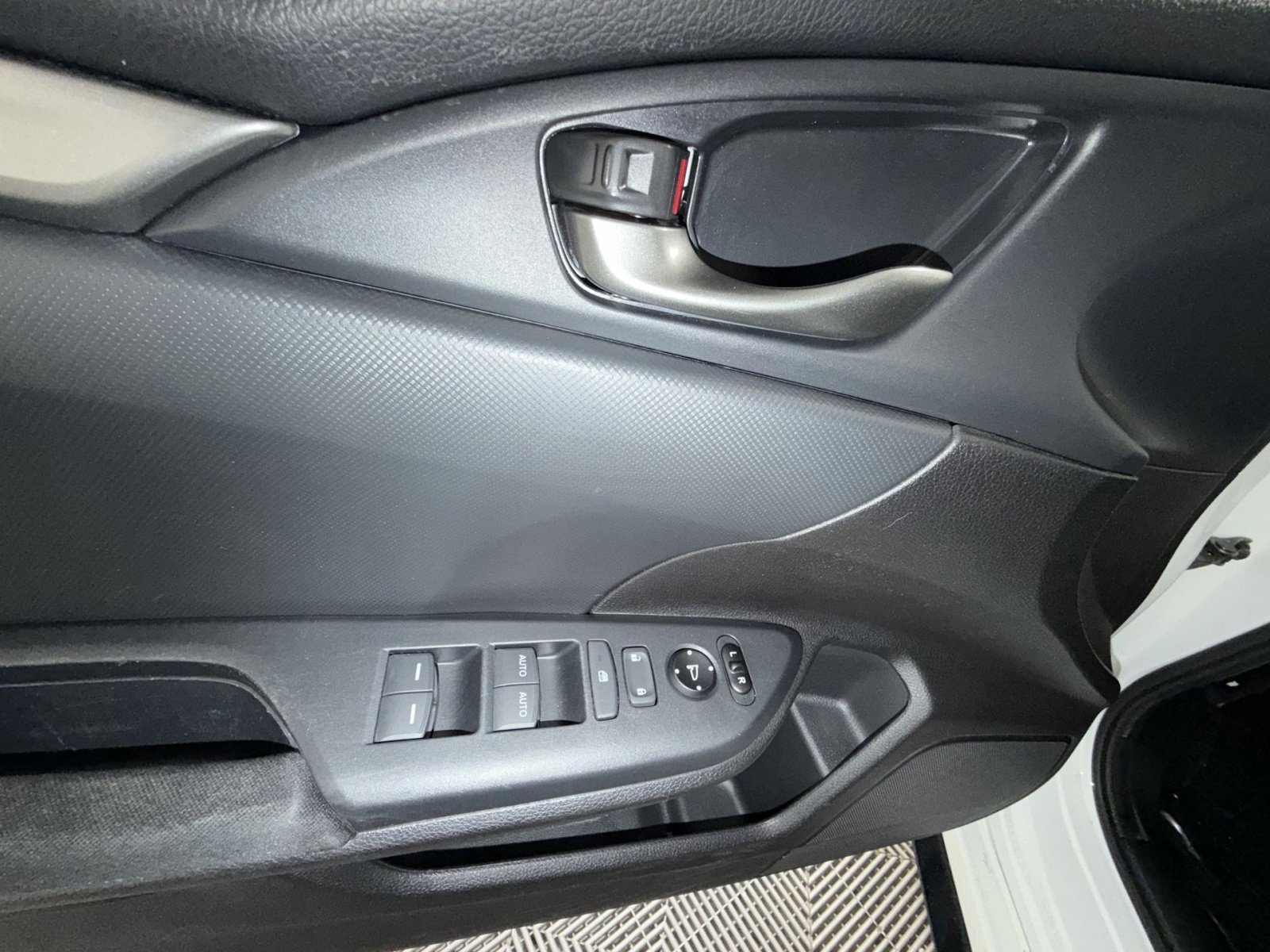 Used 2017 Honda Civic Sport image 15